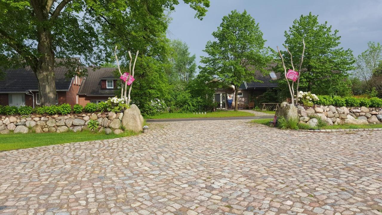 Kunst Pension Frahm Basthorst  外观 照片